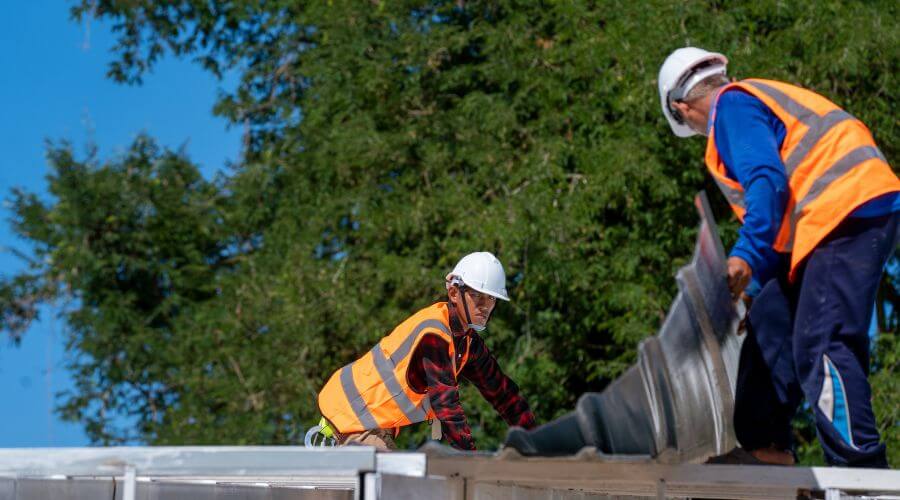 Professional gutter cleaning in Coeburn, VA